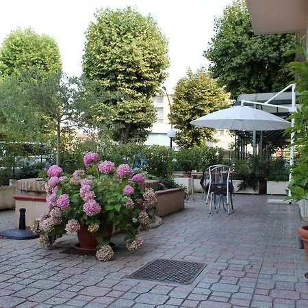 Serena Hotel